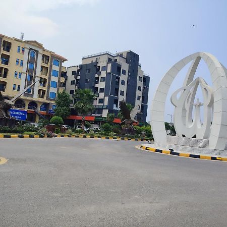 Lavish Residency Guest House Fasial Town Rawalpindi Eksteriør billede