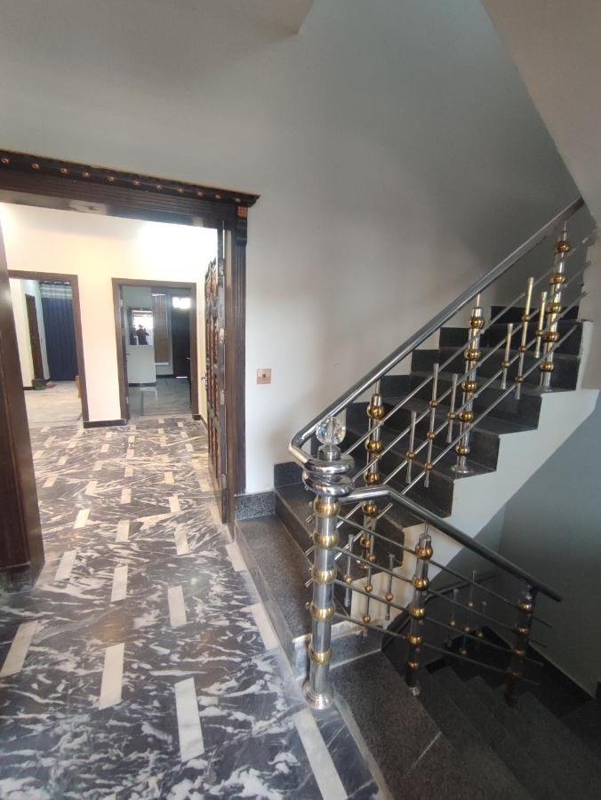 Lavish Residency Guest House Fasial Town Rawalpindi Eksteriør billede